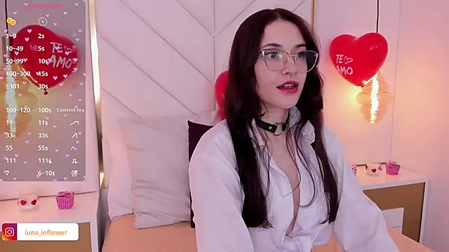 Flor delunaa online show from 17, 2, 2025