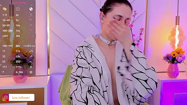 Flor delunaa online show from 20, 3, 2025