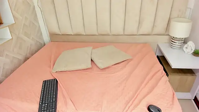 Snapshot of Anniie_Queen chatting on 23, 12, 2025 Anniie Queen online show from 23, 12, 2025