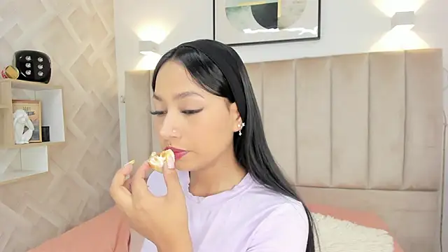 Anniie Queen online show from 28, 3, 2026