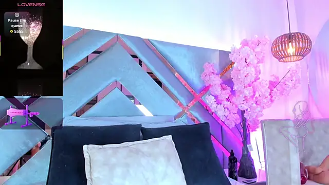 Snapshot of LiaaGenner chatting on 31, 10, 2025 LiaaGenner online show from 31, 10, 2025