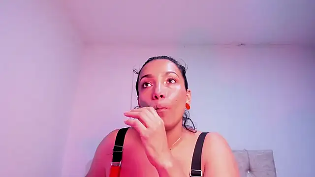 Snapshot of amber_demons2021 chatting on 13, 3, 2025 amber demons2021 online show from 13, 3, 2025