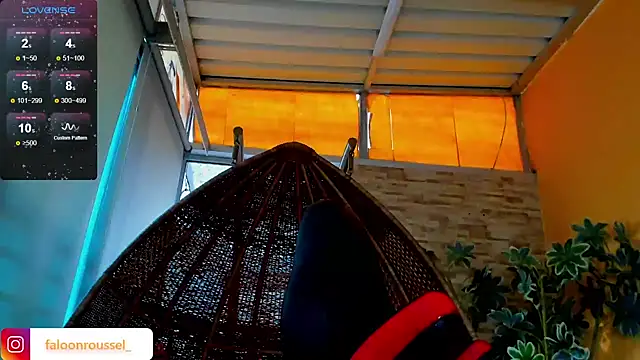 Snapshot of FaloonRoussel chatting on 10, 2, 2025 FaloonRoussel online show from 10, 2, 2025