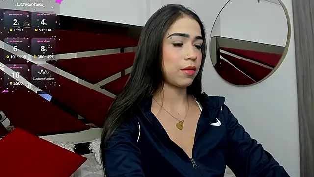 Snapshot of FaloonRoussel chatting on 28, 9, 2025 FaloonRoussel online show from 28, 9, 2025