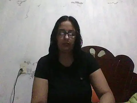 Snapshot of Samanthat33 chatting on 12, 3, 2025 Samanthat33 online show from 12, 3, 2025