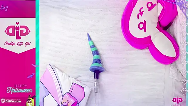 DaddysLittleGirl01 online show from 30, 10, 2025