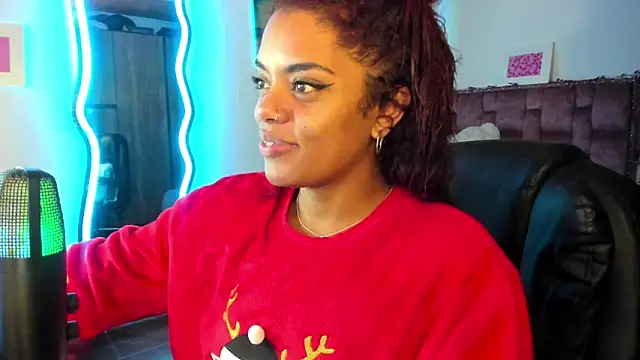 Snapshot of ladyrd1 chatting on 25, 12, 2024 ladyrd1 online show from 25, 12, 2024