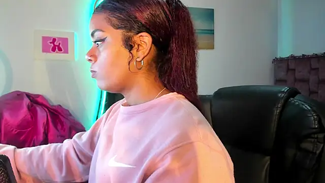 Snapshot of ladyrd1 chatting on 30, 12, 2024 ladyrd1 online show from 30, 12, 2024