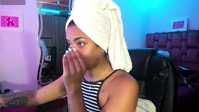 Snapshot of ladyrd1 chatting on 31, 12, 2024 ladyrd1 online show from 31, 12, 2024