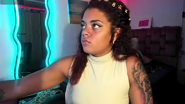 Snapshot of ladyrd1 chatting on 11, 1, 2025 ladyrd1 online show from 11, 1, 2025