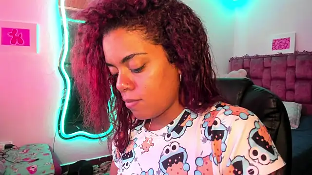 Snapshot of ladyrd1 chatting on 12, 1, 2025 ladyrd1 online show from 12, 1, 2025