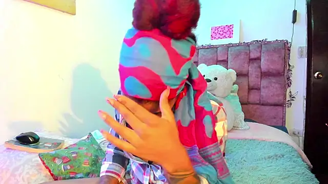 Snapshot of ladyrd1 chatting on 25, 1, 2025 ladyrd1 online show from 25, 1, 2025