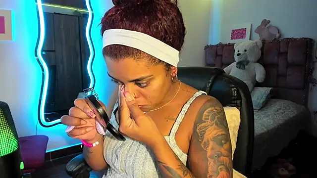 Snapshot of ladyrd1 chatting on 29, 1, 2025 ladyrd1 online show from 29, 1, 2025