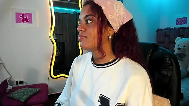 Snapshot of ladyrd1 chatting on 31, 1, 2025 ladyrd1 online show from 31, 1, 2025