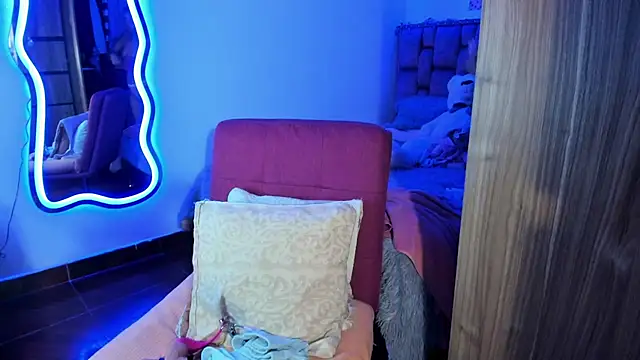 Snapshot of ladyrd1 chatting on 14, 2, 2025 ladyrd1 online show from 14, 2, 2025