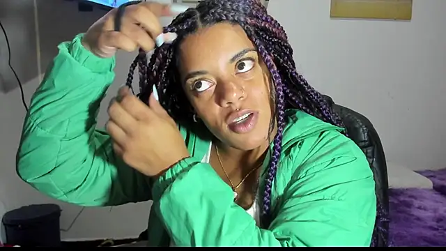 Snapshot of ladyrd1 chatting on 1, 10, 2025 ladyrd1 online show from 1, 10, 2025