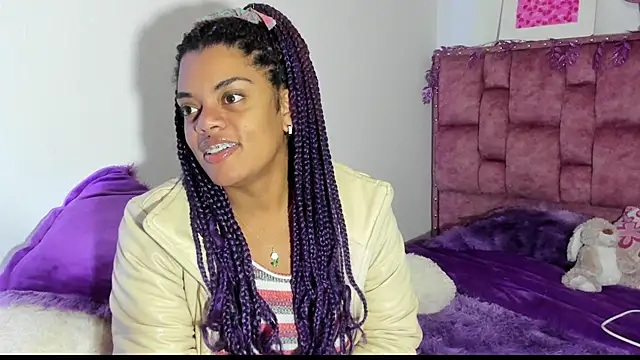 Snapshot of ladyrd1 chatting on 11, 10, 2025 ladyrd1 online show from 11, 10, 2025