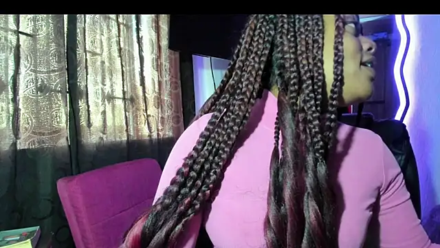 Snapshot of ladyrd1 chatting on 19, 12, 2025 ladyrd1 online show from 19, 12, 2025