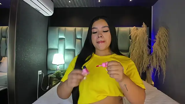 MarianaGarciaa   online show from 16, 6, 2026