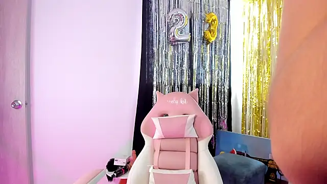 Snapshot of lovely_kitt chatting on 8, 2, 2025 lovely kitt online show from 8, 2, 2025