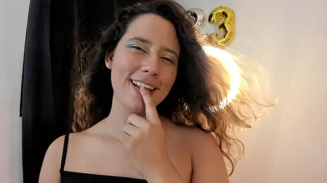 Snapshot of lovely_kitt chatting on 5, 3, 2025 lovely kitt online show from 5, 3, 2025