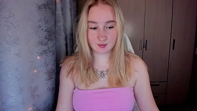 Snapshot of KeiraNight chatting on 20, 12, 2025 KeiraNight online show from 20, 12, 2025