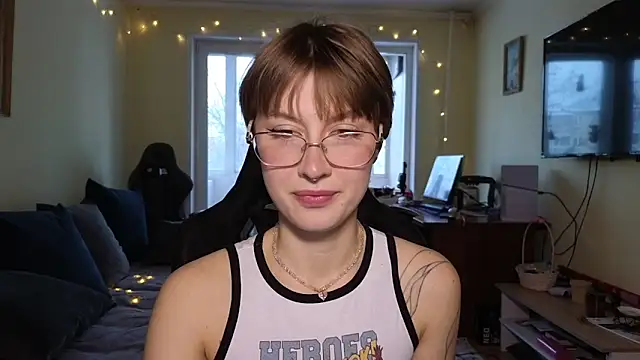 Snapshot of MalvinaBlum chatting on 18, 12, 2025 MalvinaBlum online show from 18, 12, 2025