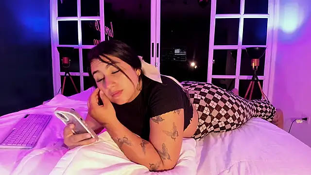 Snapshot of sabrinamilani chatting on 6, 2, 2025 sabrinamilani online show from 6, 2, 2025