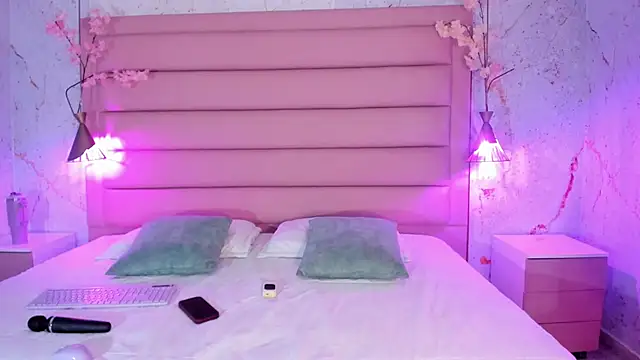 Snapshot of sabrinamilani chatting on 14, 11, 2025 sabrinamilani online show from 14, 11, 2025