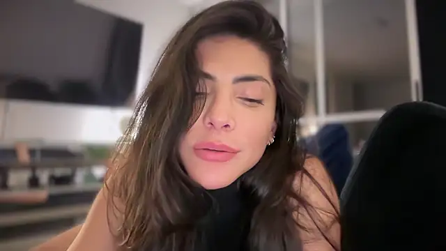 Snapshot of angelturned001 chatting on 10, 10, 2025 angelturned001 online show from 10, 10, 2025