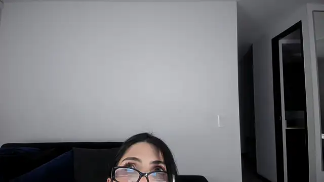 Snapshot of angelturned001 chatting on 22, 12, 2025 angelturned001 online show from 22, 12, 2025