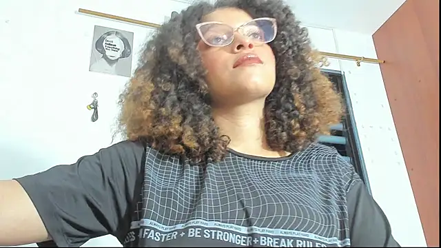 Snapshot of Ada_gales_ chatting on 25, 11, 2025 Ada gales online show from 25, 11, 2025