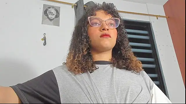 Snapshot of Ada_gales_ chatting on 5, 12, 2025 Ada gales online show from 5, 12, 2025