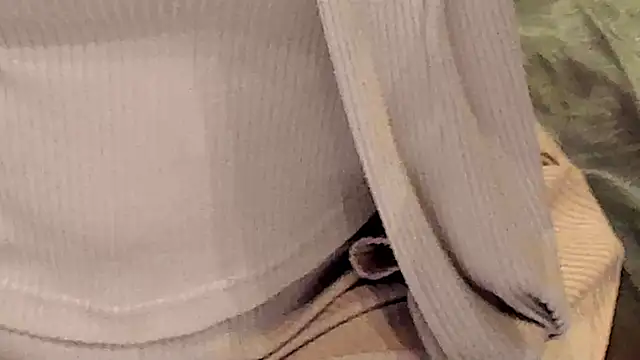 Snapshot of IceDanielles chatting on 4, 10, 2025 IceDanielles online show from 4, 10, 2025