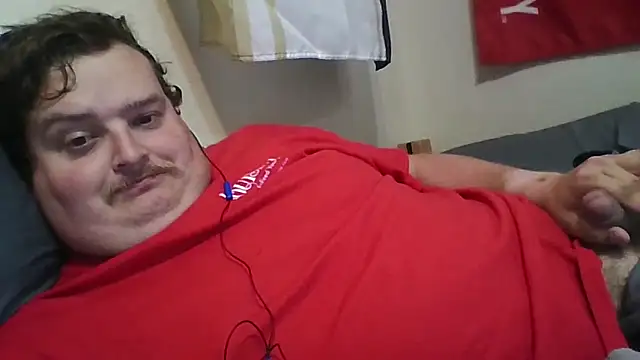 Snapshot of YelpedAverting chatting on 15, 9, 2025 YelpedAverting online show from 15, 9, 2025