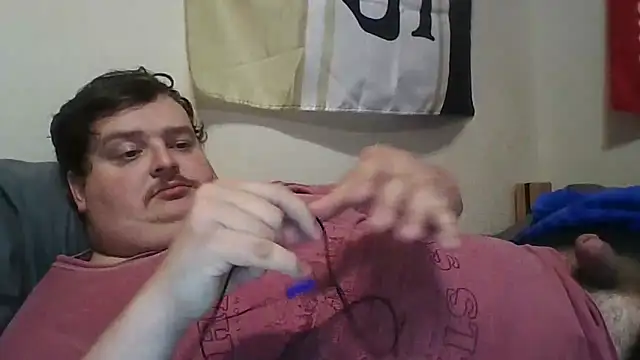 Snapshot of YelpedAverting chatting on 24, 9, 2025 YelpedAverting online show from 24, 9, 2025