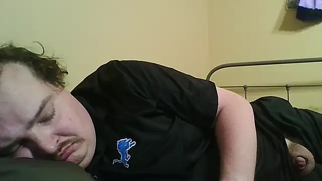 Snapshot of YelpedAverting chatting on 18, 12, 2025 YelpedAverting online show from 18, 12, 2025