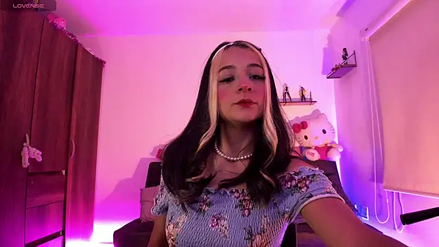 Snapshot of penny_sweett_ chatting on 9, 9, 2025 penny sweett online show from 9, 9, 2025