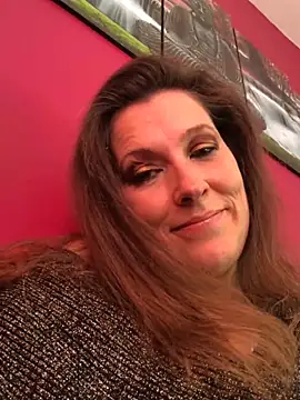 Snapshot of Lwhite1 chatting on 8, 3, 2025 Lwhite1 online show from 8, 3, 2025