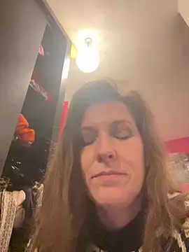 Snapshot of Lwhite1 chatting on 11, 3, 2025 Lwhite1 online show from 11, 3, 2025