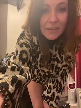 Snapshot of Lwhite1 chatting on 12, 3, 2025 Lwhite1 online show from 12, 3, 2025