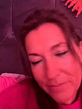 Snapshot of Lwhite1 chatting on 16, 9, 2025 Lwhite1 online show from 16, 9, 2025