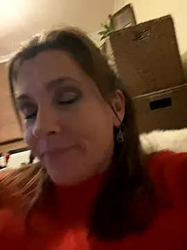 Snapshot of Lwhite1 chatting on 4, 10, 2025 Lwhite1 online show from 4, 10, 2025