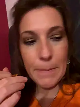 Snapshot of Lwhite1 chatting on 14, 10, 2025 Lwhite1 online show from 14, 10, 2025