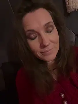 Snapshot of Lwhite1 chatting on 26, 11, 2025 Lwhite1 online show from 26, 11, 2025