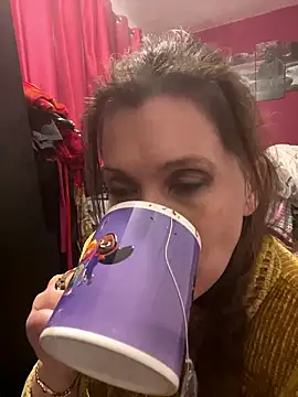 Snapshot of Lwhite1 chatting on 7, 1, 2026 Lwhite1 online show from 7, 1, 2026