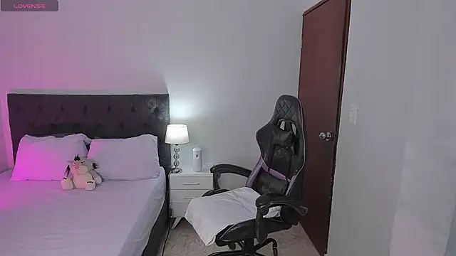 evelyn 23 online show from 21, 10, 2025