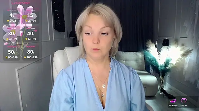 Snapshot of Juarnea chatting on 13, 9, 2025 Juarnea online show from 13, 9, 2025