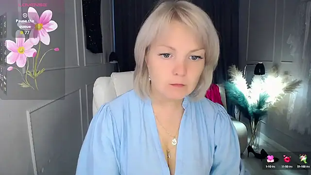 Snapshot of Juarnea chatting on 17, 9, 2025 Juarnea online show from 17, 9, 2025