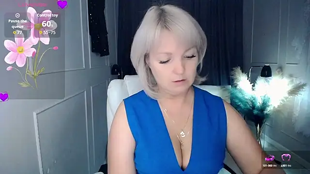 Snapshot of Juarnea chatting on 2, 10, 2025 Juarnea online show from 2, 10, 2025